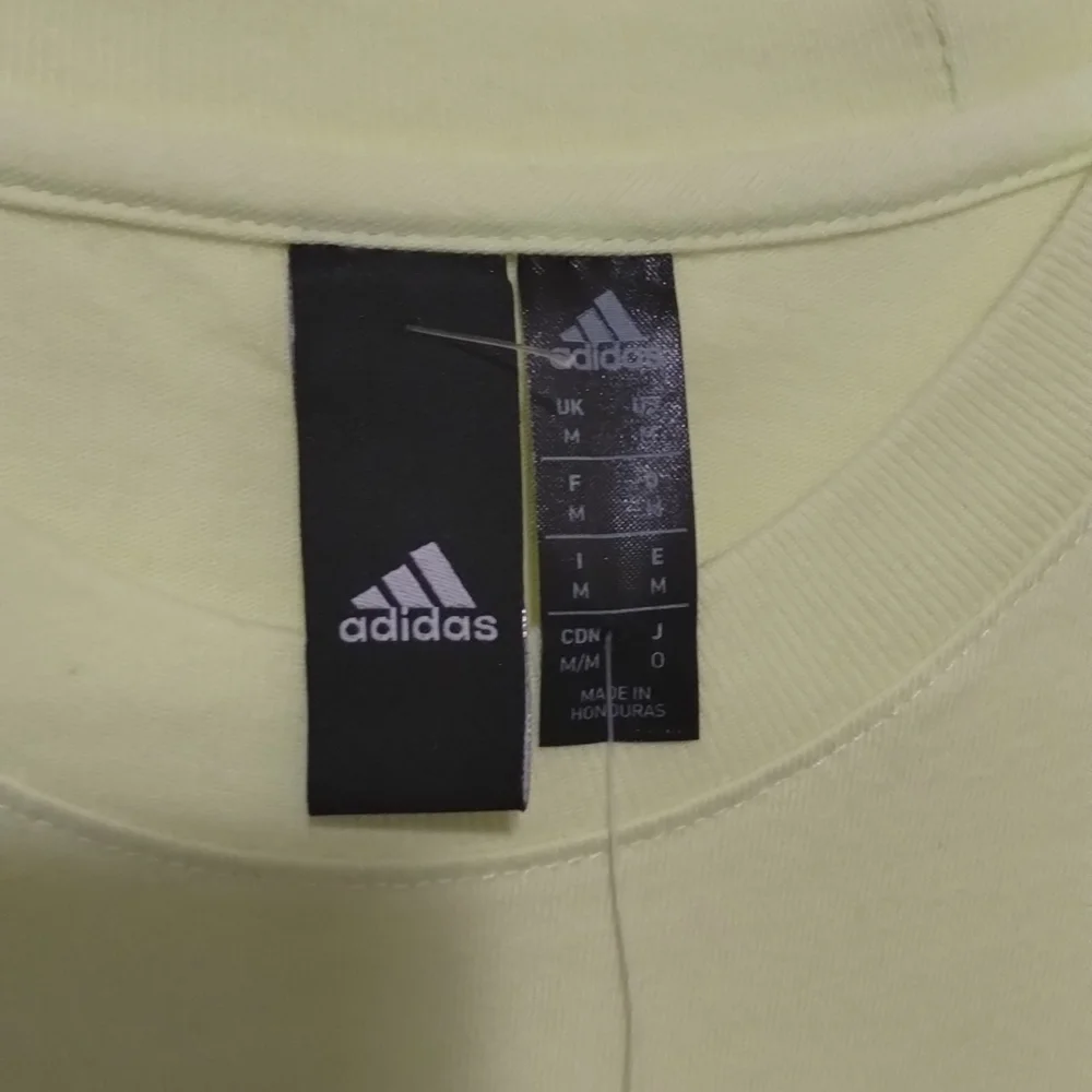 Adidas tee - Picture 5 of 7